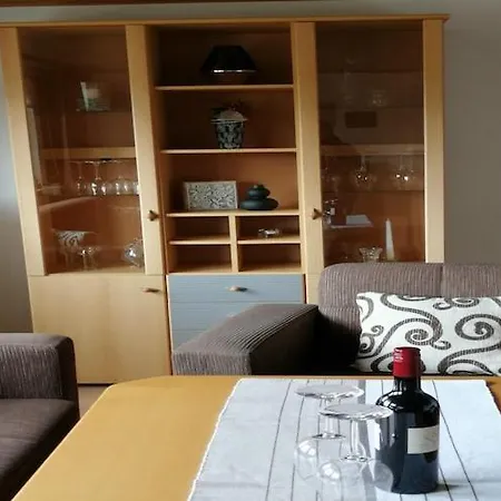 Apartment Ruhige In Polle, Cleaning Included Polle